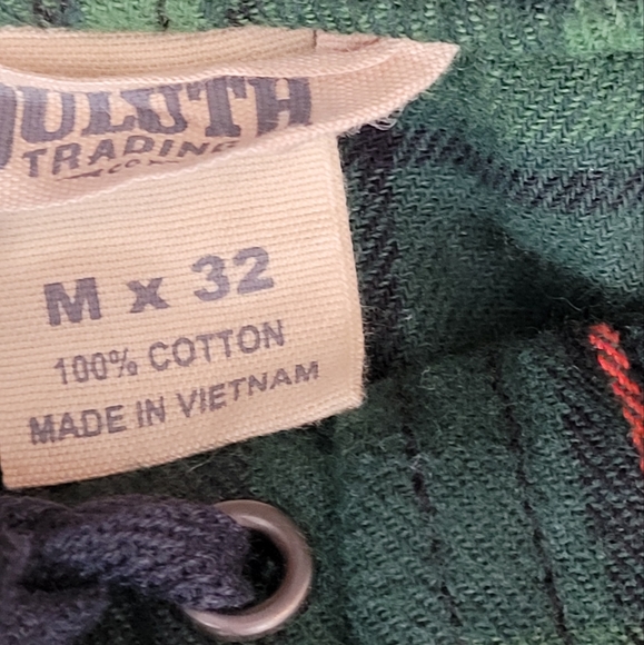 Duluth trading plaid cargo pants size M x 32 - Picture 4 of 4